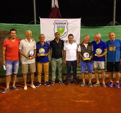 Senyör Tenisçiler Bodrumda Buluştu